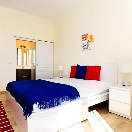 6 - Checkinhome Apartment *